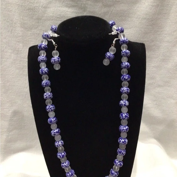 Asian inspired Chic Blue and White Beaded Necklace and Earring Set - Picture 7 of 7
